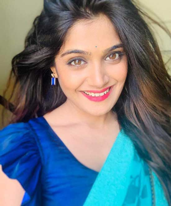 Isha Keskar Wiki Biography Age Boyfriend Husband Height