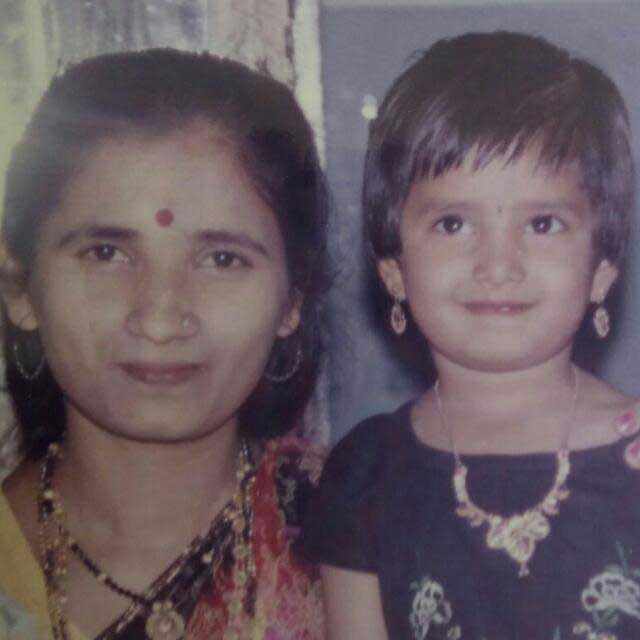 prajakta mali with mother