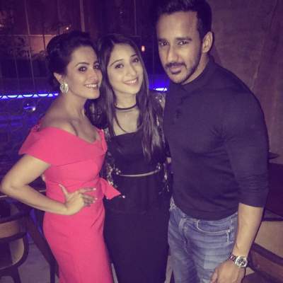 rohit reddy with sister vrushika mehta