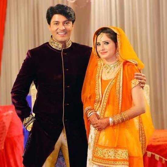 Anas Rashid With Wife