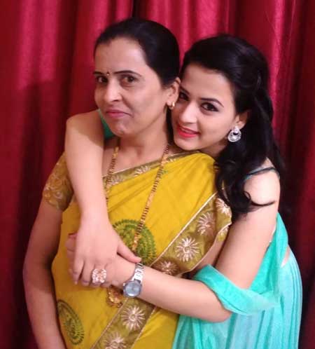 Prajakta Gaikwad With Mom