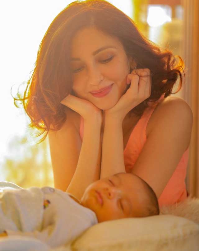actress saumya tandon shared a photo on instagram with newborn son